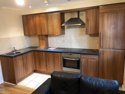 Spacious 2-Bedroom Apartment in Bexley Hall – LS12 Main Photo