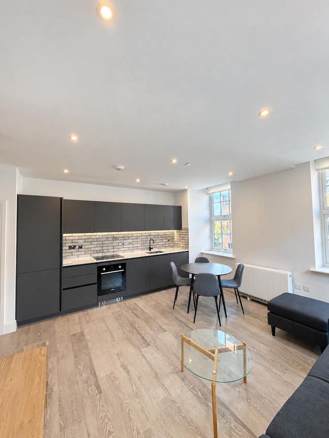 Luxury 2 Bed Flat | Horlicks Quarter | Gym Main Photo