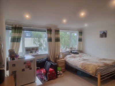  Spacious Double Room in Stunning Victorian House Main Photo