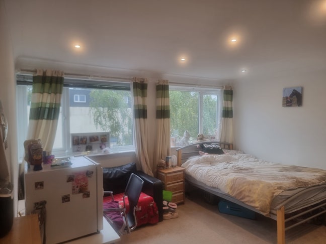   Spacious Double Room in Stunning Victorian House Main Photo