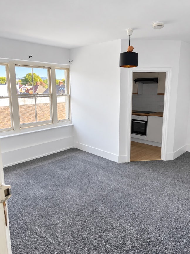 Lovely 1 Bed Flat in Desirable Blackheath Main Photo