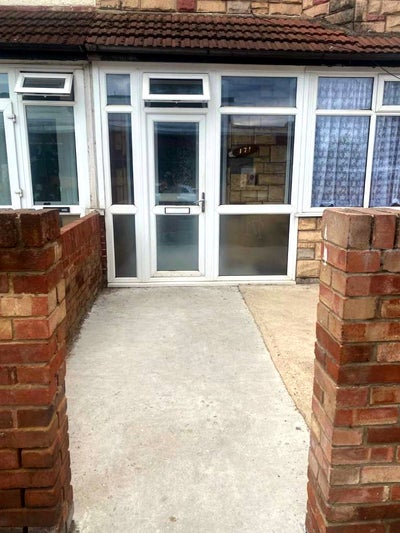 Spacious 4-Bedroom House with Private Garden – N15 Main Photo