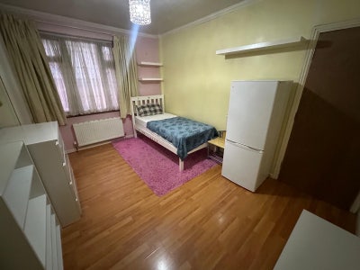 ✨ 🛏️ Double Room to Let in - Dollis Hill Main Photo