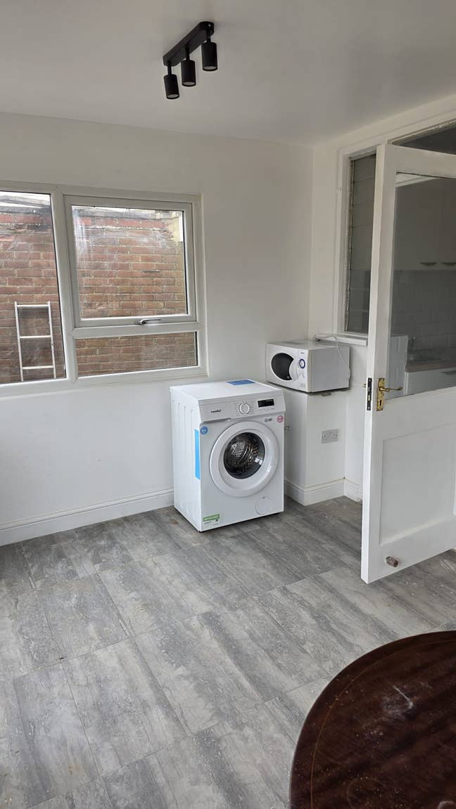  Spacious Double room available  Main Photo