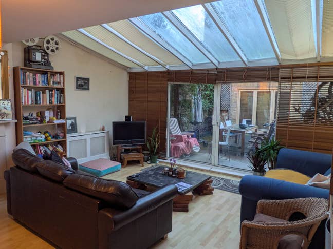 Bright room in amazing house Main Photo