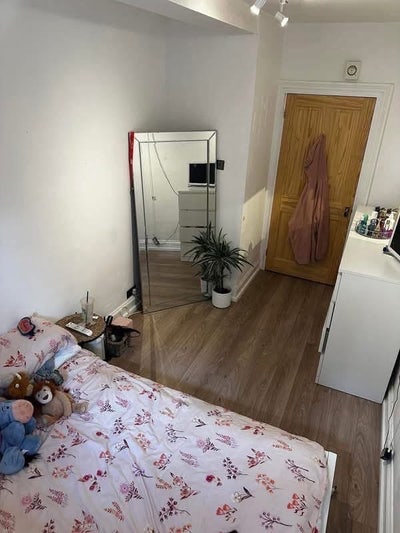 Cotham room available 3 bed girls house✨ Main Photo