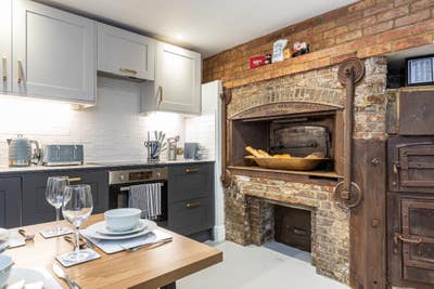 Vegan double rooms available in a house share  Main Photo