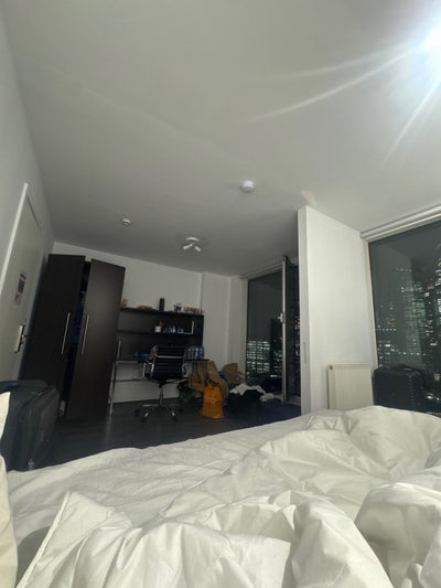 Modern 1 Bed Studio at Chapter Spitalfields. Main Photo