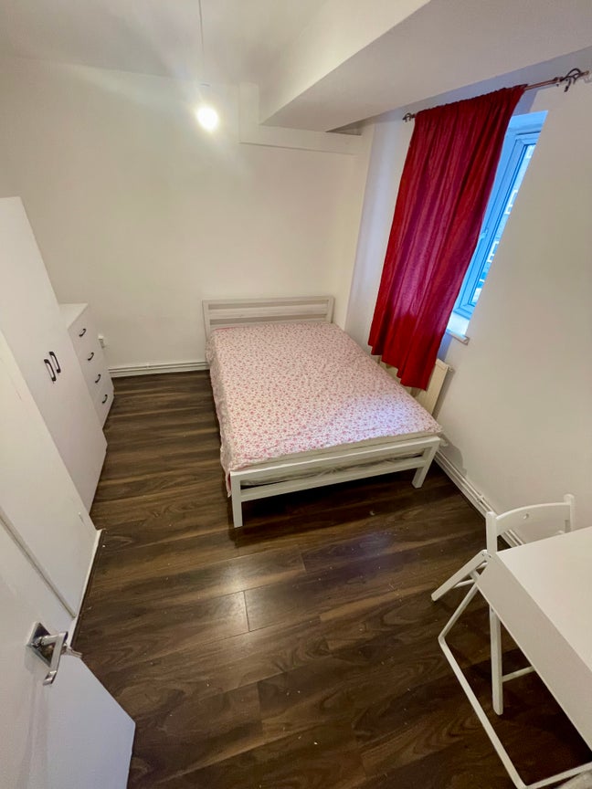 Cosy Double Room For Single Occupancy In E3 Main Photo