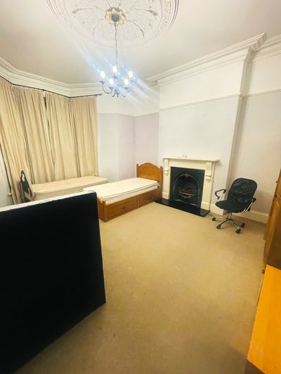 Furnished rooms in Greenbank Main Photo