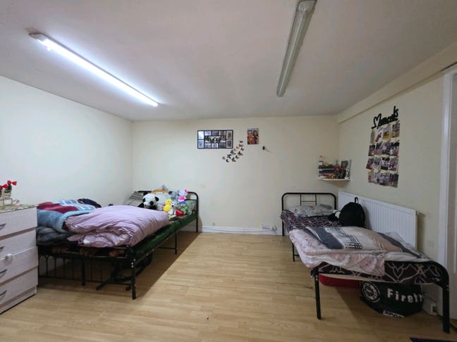 Double room available in sharing  Main Photo
