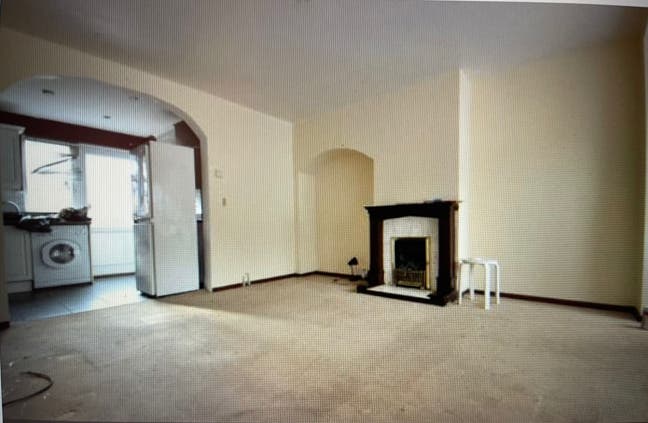2 Bedroom House for Rent - Dagenham RM8 Main Photo