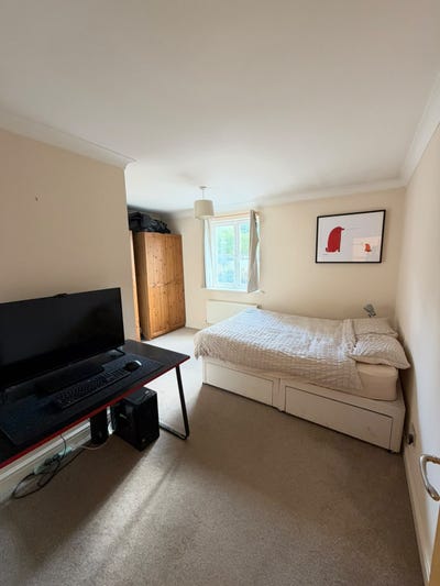 Large Double Room by Park - Private Bathroom Main Photo