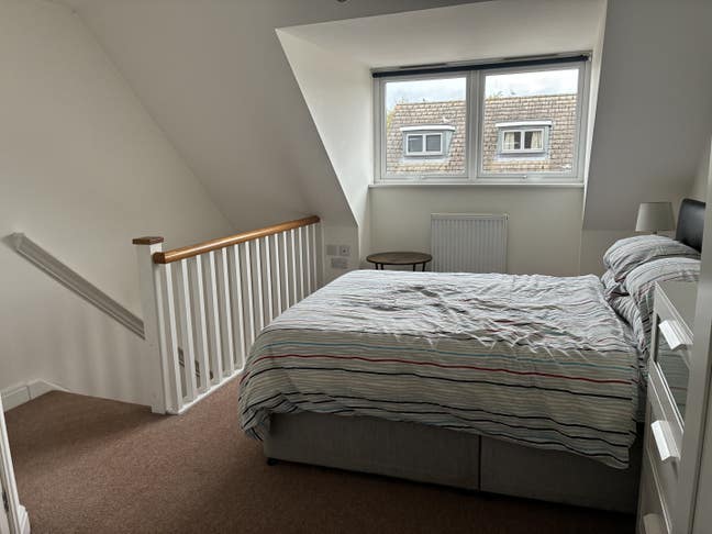 Bright and airy ensuite room Main Photo