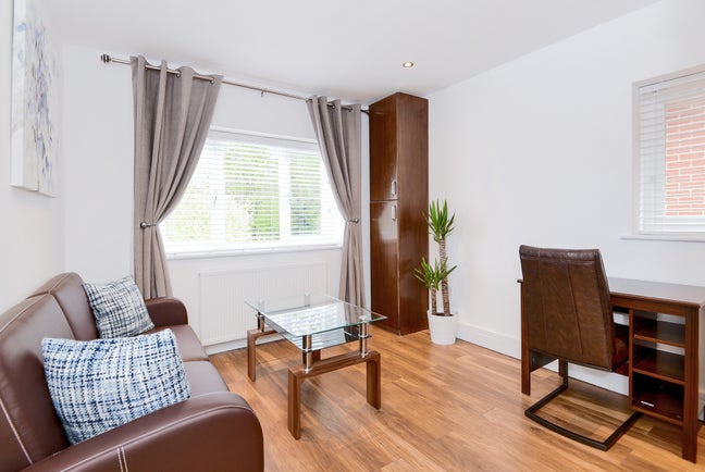 Beautiful studio flat- Newbury/Donnington Main Photo
