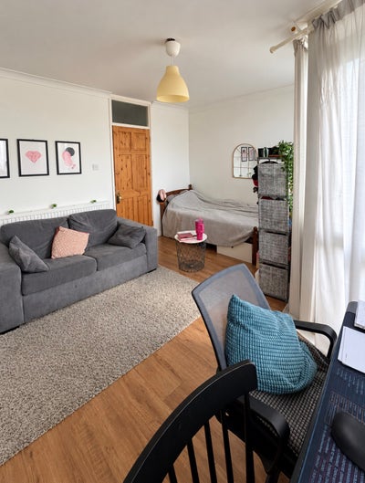 Bright Furnished Room in Zone 2 | Female Tenants  Main Photo