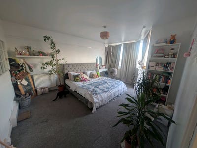 2 bed 1 bath flat.  Main Photo