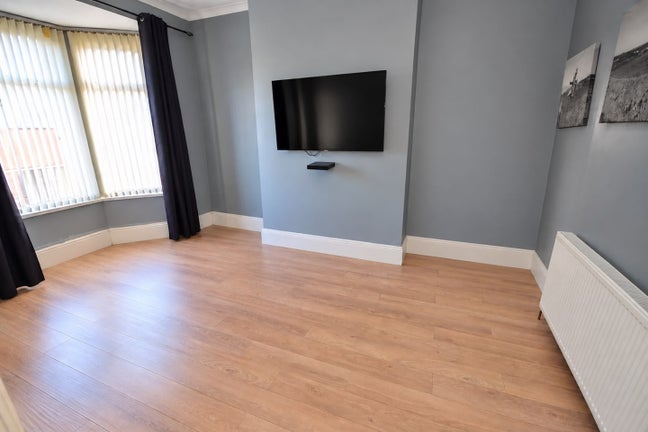 3 Bed Upper Flat Main Photo