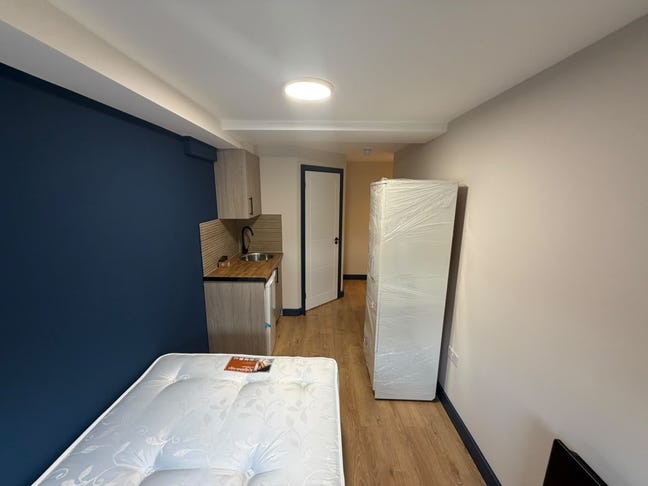 DSS - Studio Flat Available in Waltham Cross EN1 Main Photo