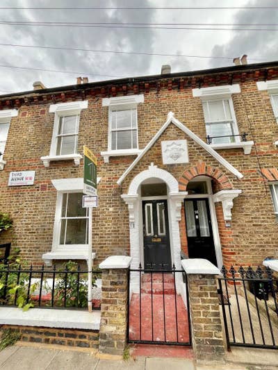 4 Furnished Rooms in Queen's Park, All-Inclusive Main Photo