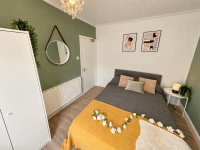 🏠 Large double | Bay window | Converted pub  🥂❤️ Main Photo