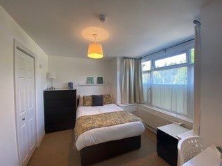 En-suite rooms from &pound;675 PCM NO BILLS Main Photo