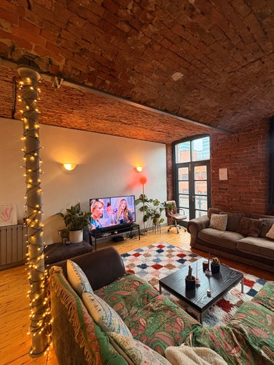 Looking for a flatmate/friend :)  Main Photo