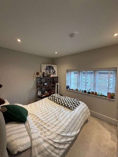 Beautiful 4 bed townhouse in the JQ  Main Photo