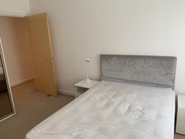 Bright Modern Double Room In Canary Wharf  Main Photo