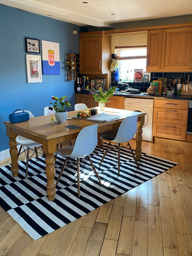 Lovely double room in large penthouse flat Main Photo