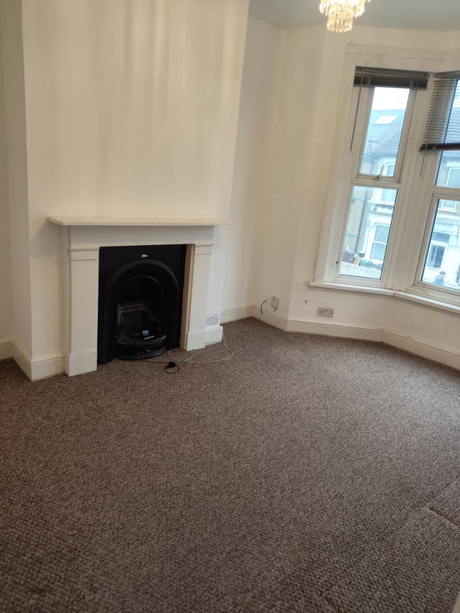 2 bedroom flat to let in leyton Main Photo