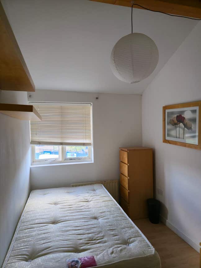 Lovely bright double room near Canada Water Main Photo