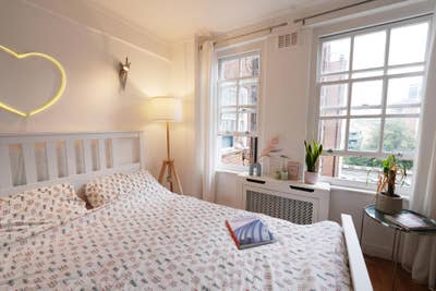 New!! Female household -Central London Main Photo