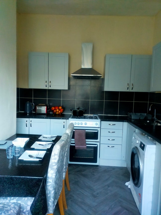  Female House  (HMO) Main Photo