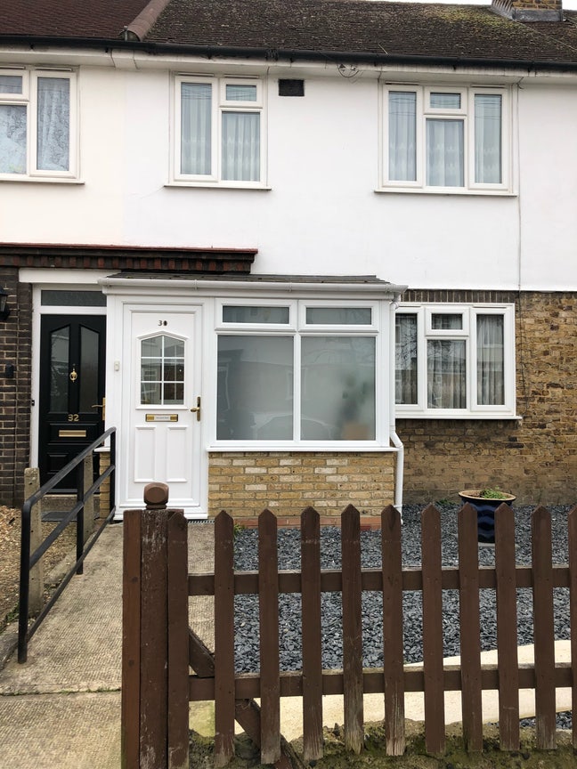 Large double room (+private office &pound;60 lockable) Main Photo