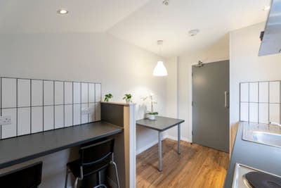 1 Bed Flat, Newcastle NE6 5LU Main Photo