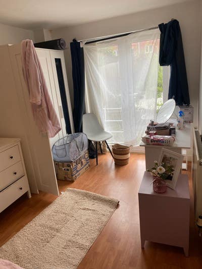 Spacious Double Room Available Main Photo