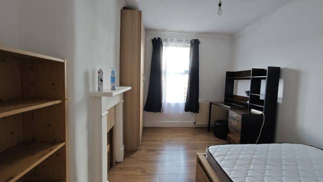 Double room in a share house Main Photo