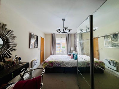 2Bedroom+Garden+parking+living Room@Chadwell Heath Main Photo