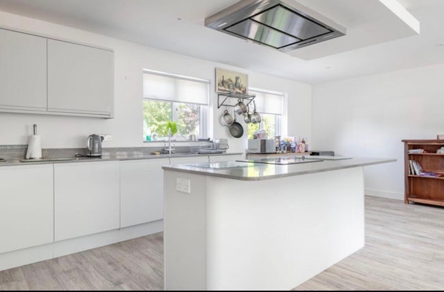 Luxury & Peaceful Professional House Share  Main Photo
