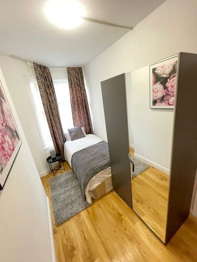 ✨ 🛏️ Single Room to Let in Stoke Newington
 Main Photo