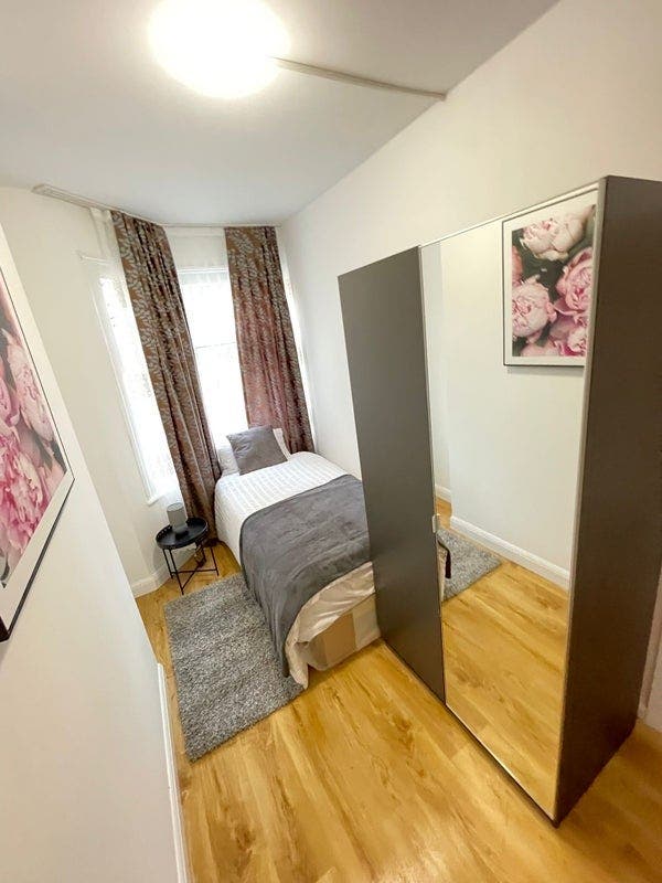 ✨ 🛏️ Single Room to Let in Stoke Newington
 Main Photo