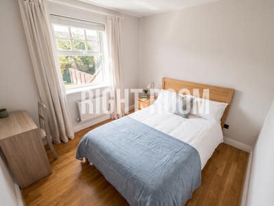 3 Bed Family House | Garden & Parking |  PO13 Main Photo