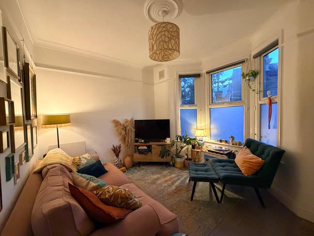 2 Month Sublet - 2 Bed Flat, Wood St, Walthamstow Main Photo