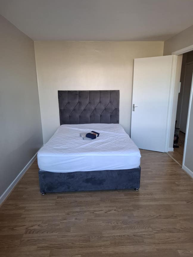 Freshly Refurbished Room Available Main Photo