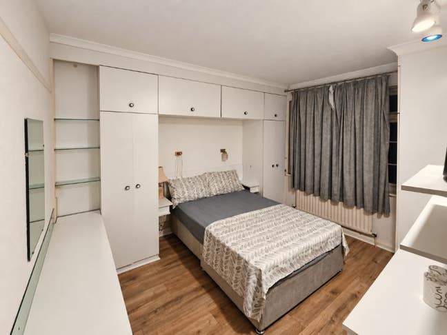 2 Double Rooms Are Available In -  RM6  Main Photo