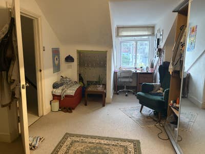 Spacious double, furnished or unfurnished Main Photo