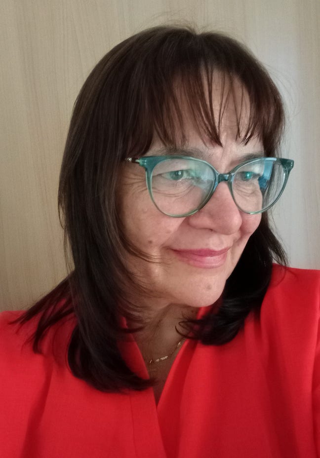 Female professional  Main Photo