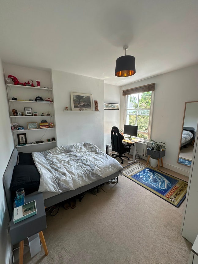 Spacious Double in Fulham Townhouse! Main Photo