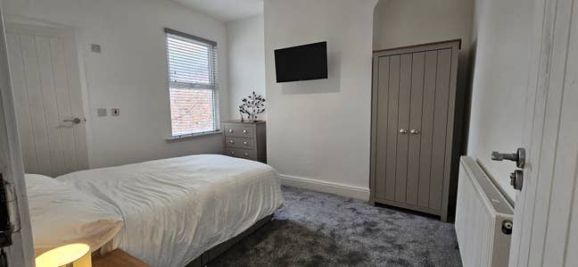 A Stunning Large En Suite in CH43! Main Photo